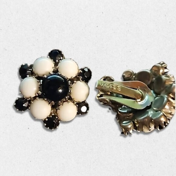 Vintage Albert Weiss Glass Clip Earrings Floral-Inspired Pattern Black/White OS - Picture 2 of 3